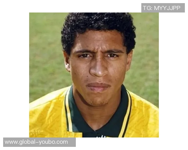 足球后卫球衣的选择与搭配技巧助你提升场上表现与个人风格 足球后卫球衣的选择与搭配技巧助你提升场上表现与个人风格